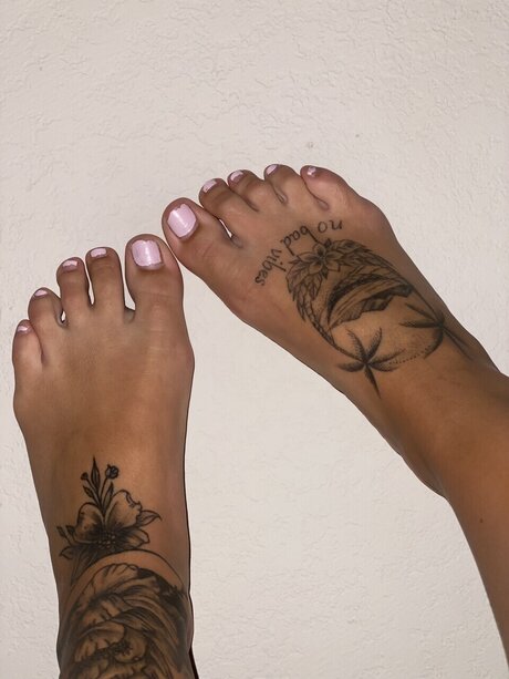 FeetLovers トップ女優 画像