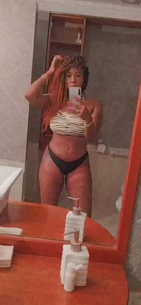 黒猫のOnlyFans セクシーヌード 画像