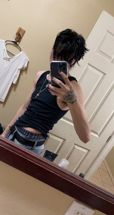 ティーンシーメールオンリーファンズ 無料セクシー 写真