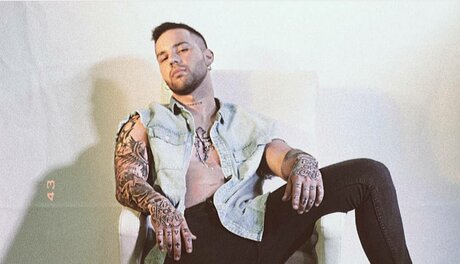 M O N T E N E G R O エロティックなスター 写真