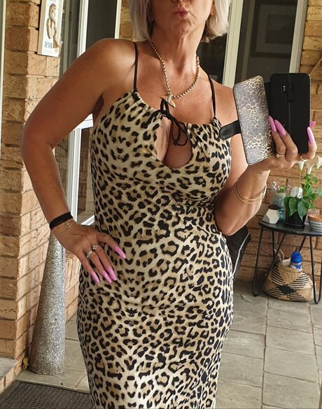 Silver foxxy セクシーなポルノスター ギャラリー