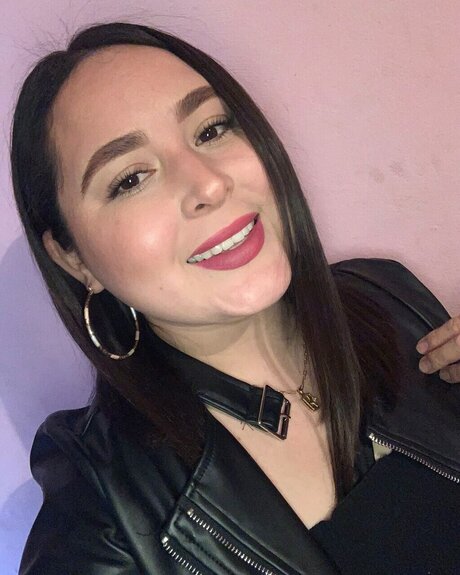 妊娠中のアジア人オンリーファンズ 裸 写真