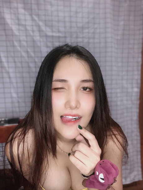 オンリーファンズでのセクスティング 無料裸 写真