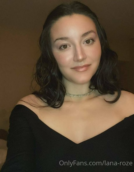 lana roze スター xxx 写真