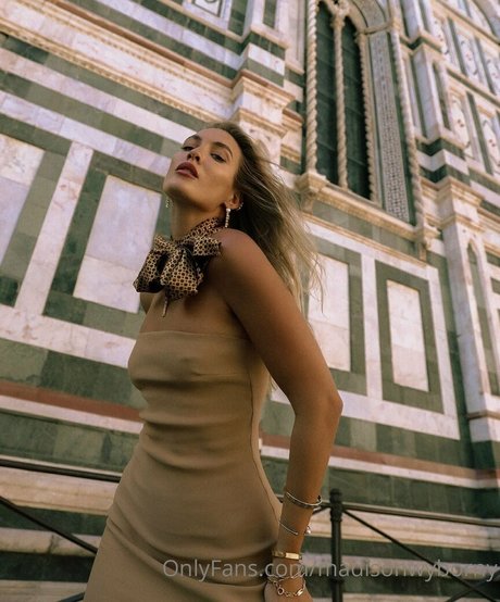 金髪アジア人オンリーファンズ 無料ヌード 画像