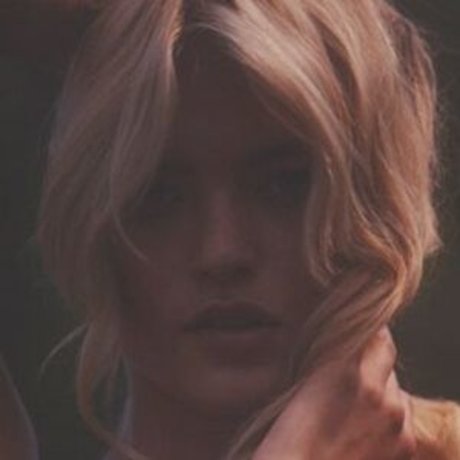 Martha Hunt ポルノスター トップ 写真