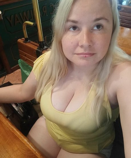 Dejana Savi 素敵なモデル 写真