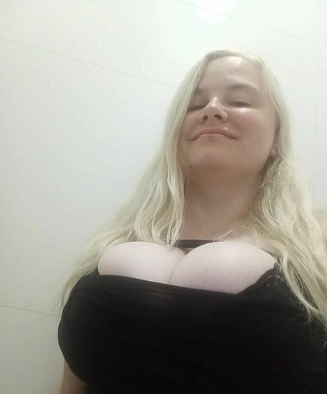 Dejana Savi ポルノスター 素敵 写真