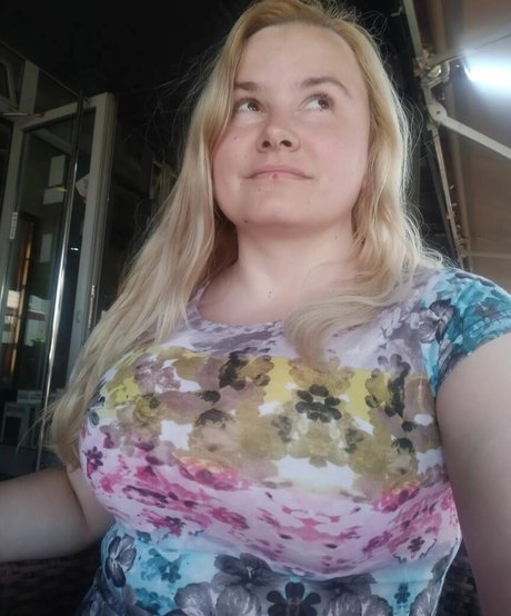 Dejana Savi セックスポルノスター 写真