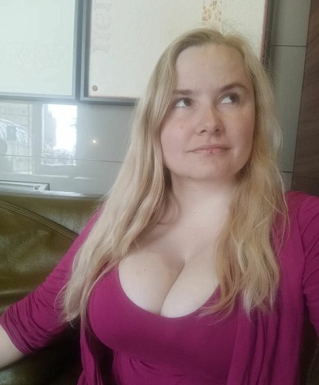 Dejana Savi 完璧な女優 写真