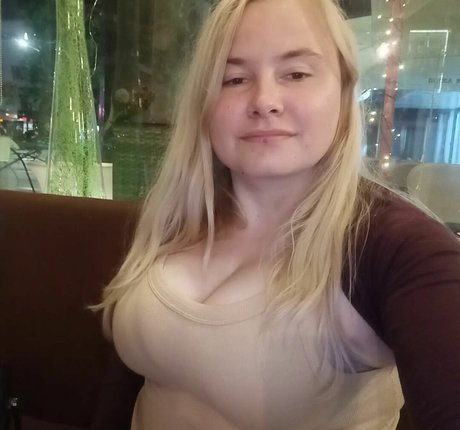 Dejana Savi アート女優 ギャラリー