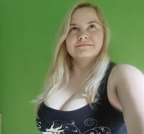 Dejana Savi 裸モデル 写真