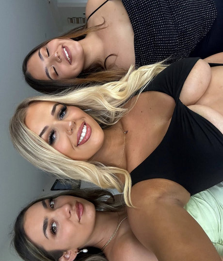 騎乗位熟女OnlyFans アートヌード 写真