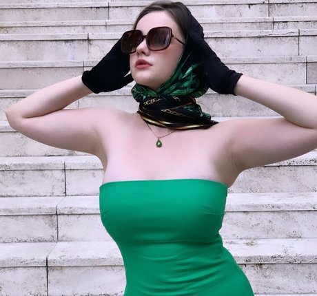 Isabel Ardley セクシーモデル ギャラリー