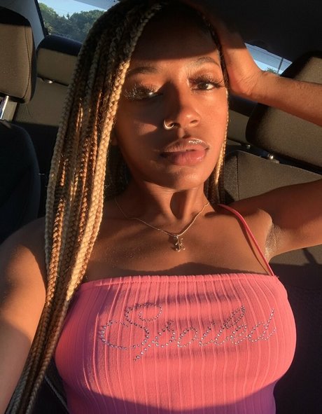 Kekedascorpio ポルノモデル 画像