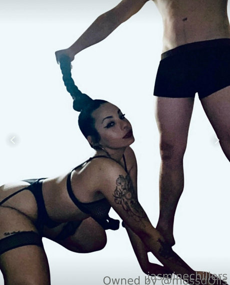 痩せたアジア人ティーン OnlyFans 無料ポルノ 画像