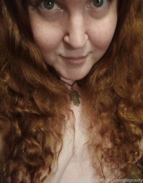 decadentdepravity ポルノ女優 写真