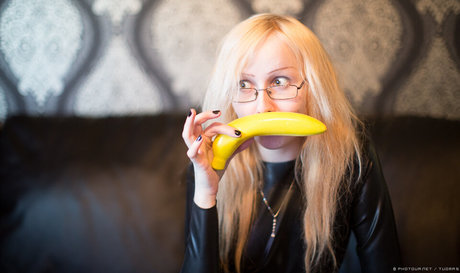 巨乳の熟女オンリーファンズ アート裸 写真