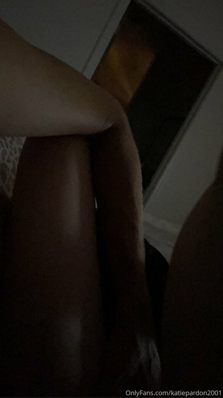 Katiepardon2001 エロティックなポルノスター 写真