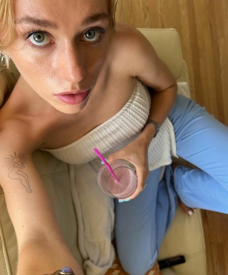 Halli Lover トップモデル 写真