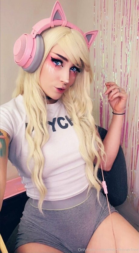 emeryfennecfree アート女優 写真