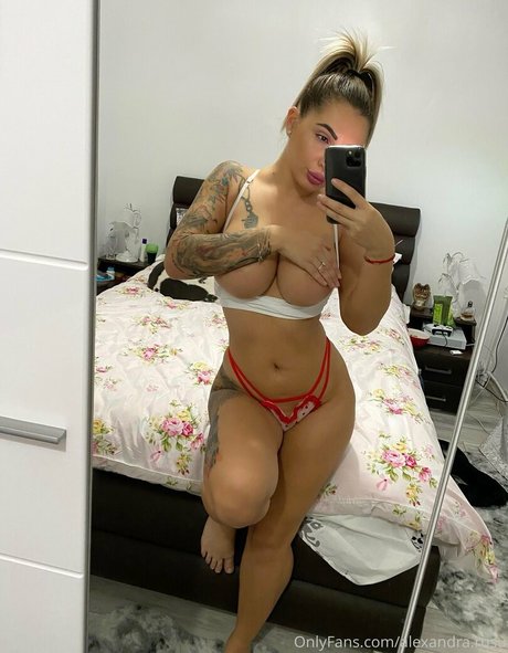 alexandra rusu ポルノスター ベスト 写真