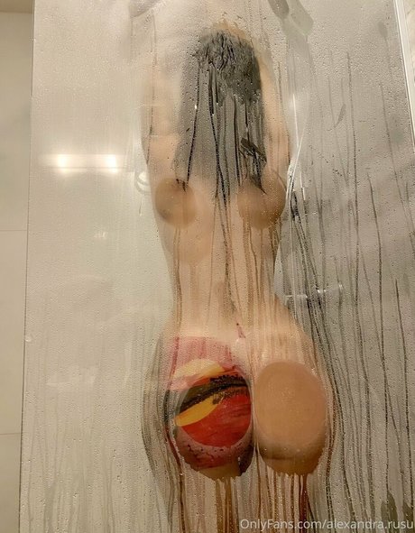 alexandra rusu セックスポルノスター ギャラリー