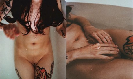 曲線美の女の子オンリーファンズ 無料アダルト 写真