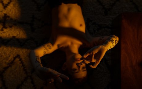 母乳オンリーファン 無料ポルノ 写真