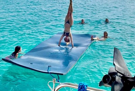 Jennifer Holland トップモデル 画像