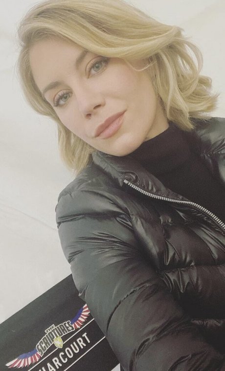 Jennifer Holland 高品質女優 写真