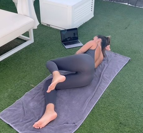 Tania Deniz ポルノモデル 写真