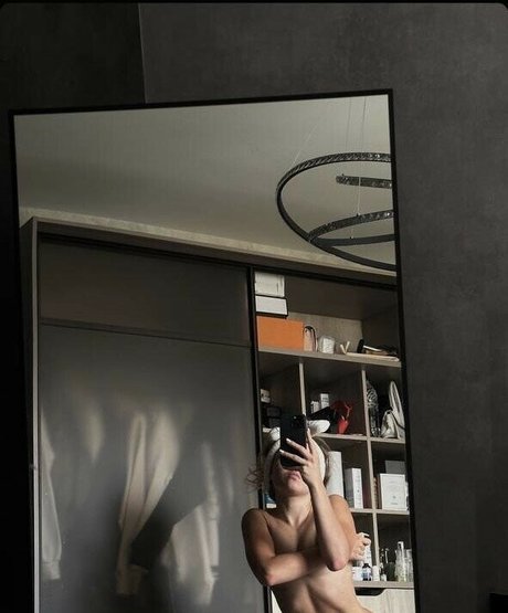 Zelentsova Nicole xxxモデル 写真