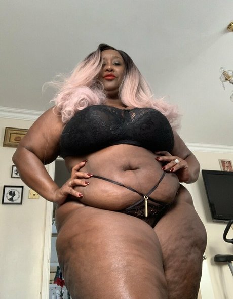 黒檀の濡れたおまんこOnlyFans 無料裸 画像