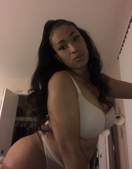 巨乳ブルネットオンリーファンズ 限定 画像