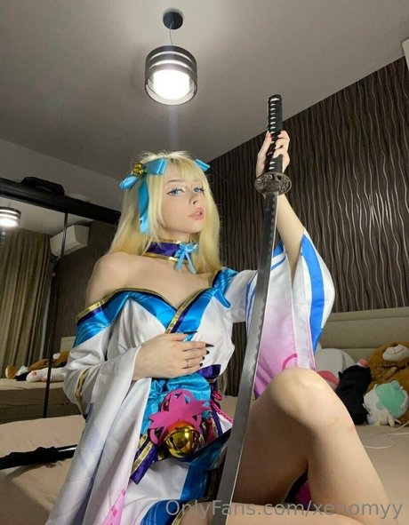 Xenomyy 高品質のポルノスター 画像