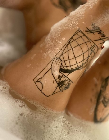 太った足のOnlyFans 無料エロ 写真