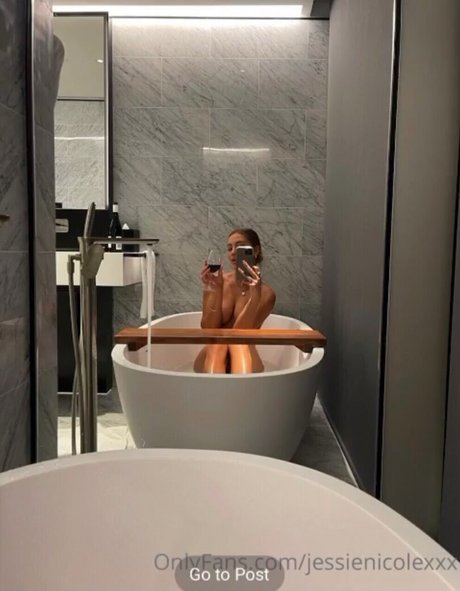 Jessienicolexxx ヌードのポルノスター 写真