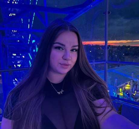 Skorka Kitti トップポルノスター 画像