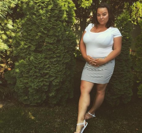 Skorka Kitti セックスポルノスター 画像