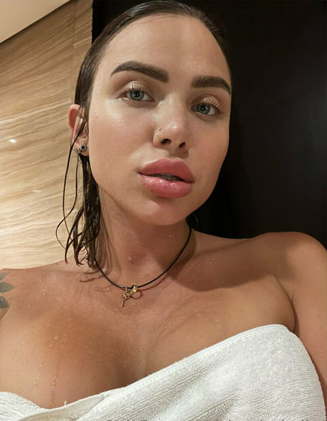 olga le belier アダルトモデル 写真