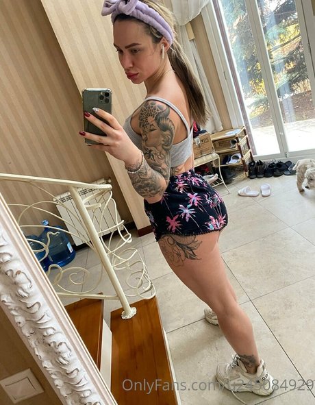 olga le belier ヌード女優 画像