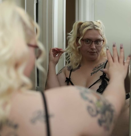 シックオンリーファン ホットヌード 写真