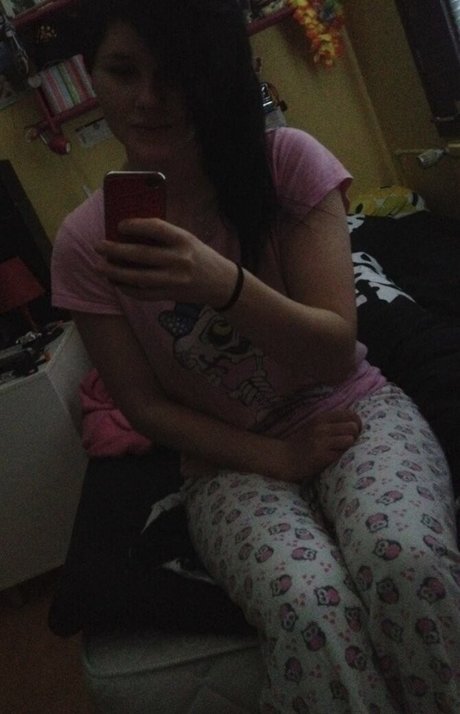 自然な赤毛のオンリーファンズ ホット 写真