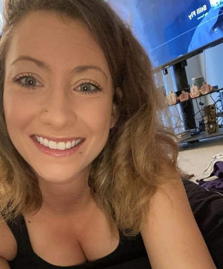 BBW パウグ オンリーファンズ トップ 画像