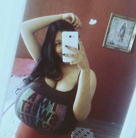 ママの足OnlyFans セクシーヌード 写真