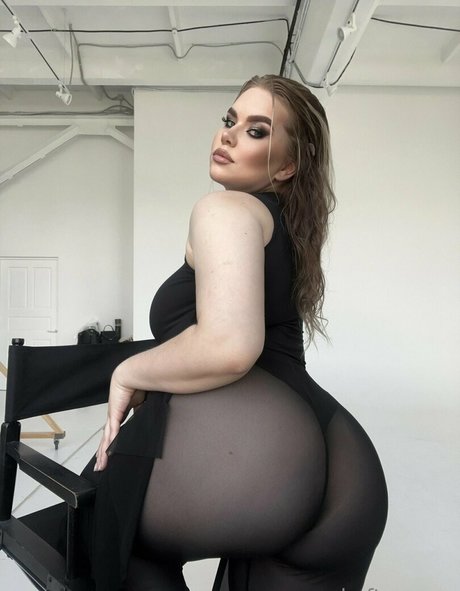 アジア人男性オンリーファンズ 裸 ギャラリー