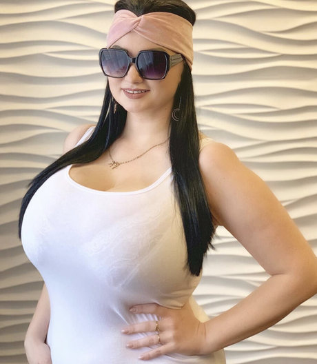 巨乳ティーンオンリーファンズ 限定 写真