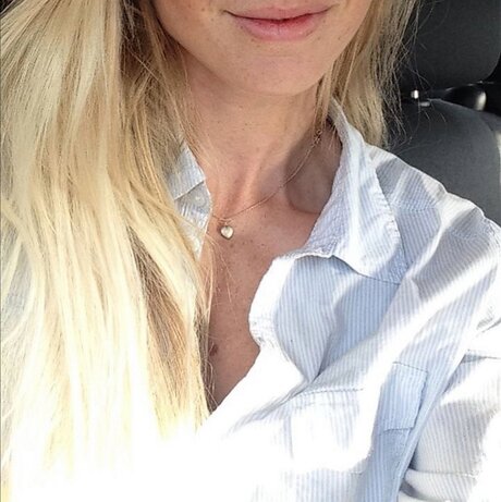 ShadyCatie 裸のモデル 画像