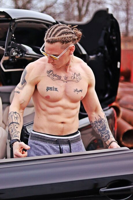 ビデオ通話 オンリーファンズ アートポルノ アーカイブ